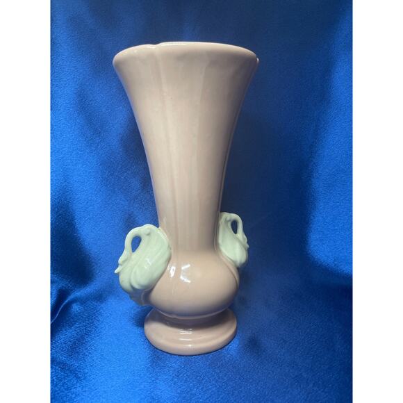 Vintage 1940's Pink Chadwick Chine Vase with White Swan Accents - Picture 3 of 7